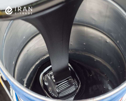 What type of crude oil is suitable for the bitumen production process?