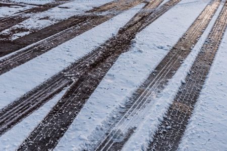 قیر مناسب مناطق سردسیر: ویژگی و مزایا + نکات مهم و چالش ها